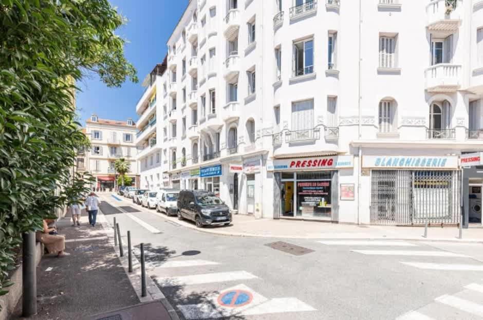 Appartement Le Merle Au Calme En Centre-ville, Position Strategique Proche Du Palais, Plages Et Commerces *